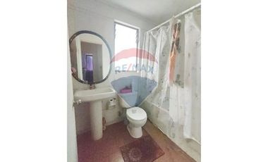 Casa con espacio comercial (comida rápida)