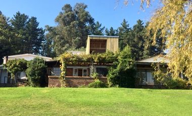 Maravillosa casa a orilla de Lago