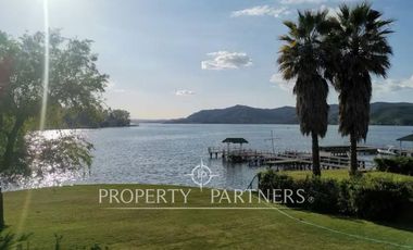 Maravillosa casa a orilla de Lago