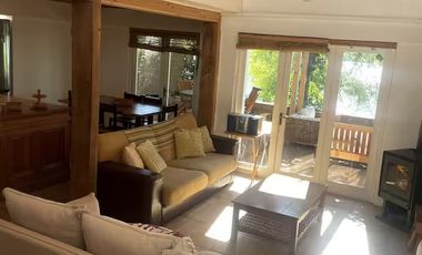 Maravillosa casa a orilla de Lago