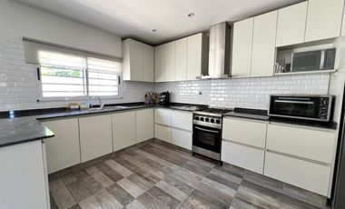 Casa en Villa Adelina