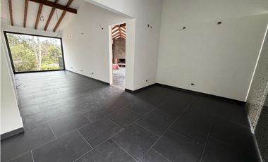 SE VENDE PERMUTA FINCA MODERNA EN CEJA ESTA EN UN 80% DE CONSTRUCCIÓN