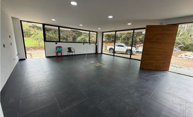 SE VENDE PERMUTA FINCA MODERNA EN CEJA ESTA EN UN 80% DE CONSTRUCCIÓN