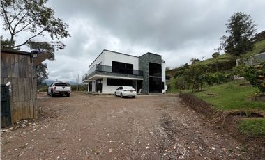 SE VENDE PERMUTA FINCA MODERNA EN CEJA ESTA EN UN 80% DE CONSTRUCCIÓN