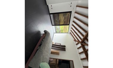 SE VENDE PERMUTA FINCA MODERNA EN CEJA ESTA EN UN 80% DE CONSTRUCCIÓN