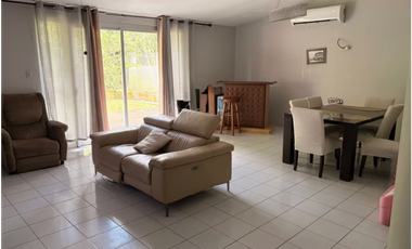 SE VENDE CASA EN CHANIS DE 490M EN RES. CASABLANCA CON AMPLIO PATIO