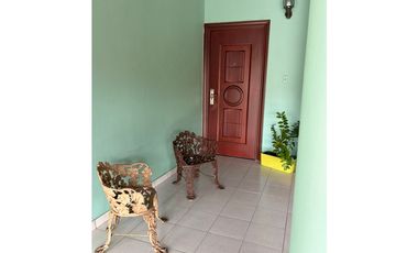 SE VENDE CASA EN CHANIS DE 490M EN RES. CASABLANCA CON AMPLIO PATIO