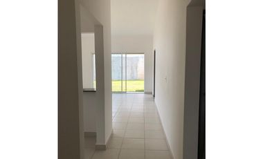 SE ALQUILA CASA EN PH ECOGARDENS EN ARRAIJAN CON TERRAZA AS