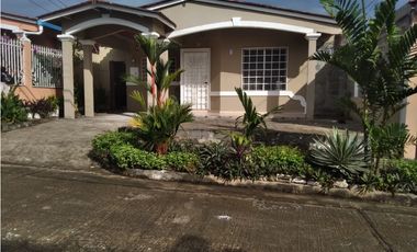 SE VENDE CASA EN EL CRISOL ALTOS DE LA CASTELLANA CON PARKING AS