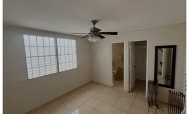 SE VENDE CASA EN BRISAS DEL GOLF CON TERRAZA Y AMPLIO PATIO