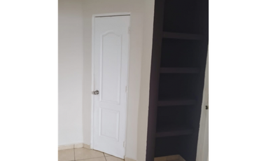 SE VENDE CASA EN BRISAS DEL GOLF CON TERRAZA Y AMPLIO PATIO