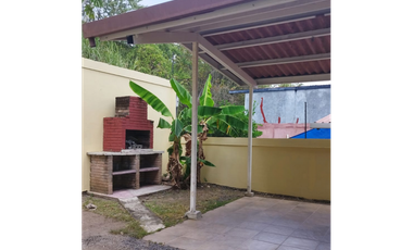 SE VENDE CASA EN BRISAS DEL GOLF CON TERRAZA Y AMPLIO PATIO