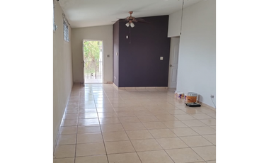 SE VENDE CASA EN BRISAS DEL GOLF CON TERRAZA Y AMPLIO PATIO
