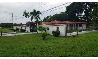 OL / COCLE / 1472 M / 3 HABITACION / 2 BAÑOS /  RIO CERCA / AG