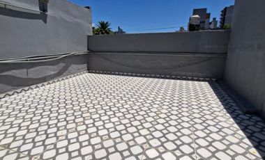 Departamento Tipo Casa en alquiler en Lanus Este