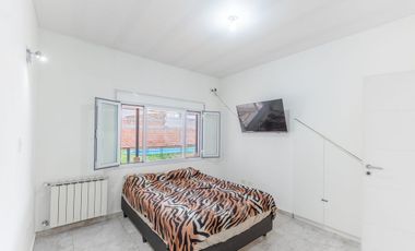 ALQUILER CASA CON PILETA FERNANDEZ ORO