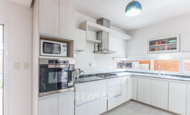 ALQUILER CASA CON PILETA FERNANDEZ ORO