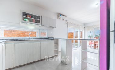 ALQUILER CASA CON PILETA FERNANDEZ ORO