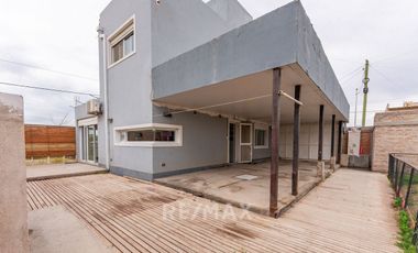 ALQUILER CASA CON PILETA FERNANDEZ ORO