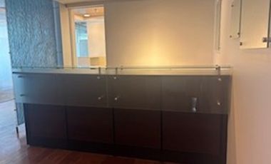 Excelente Amplia oficina Av. Holanda Providencia