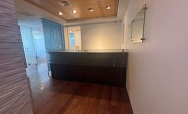 Excelente Amplia oficina Av. Holanda Providencia