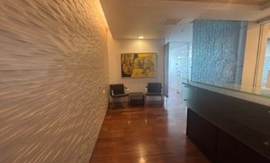 Excelente Amplia oficina Av. Holanda Providencia