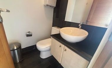 Excelente Amplia oficina Av. Holanda Providencia