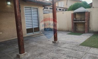 Casa en arriendo - Peñaflor