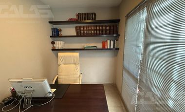 Oficina en Castelar Norte - 3 despachos - 2 salas de reunión -  2 Baños - Balcón -