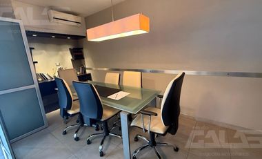 Oficina en Castelar Norte - 3 despachos - 2 salas de reunión -  2 Baños - Balcón -