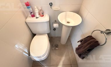 Oficina en Castelar Norte - 3 despachos - 2 salas de reunión -  2 Baños - Balcón -