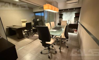 Oficina en Castelar Norte - 3 despachos - 2 salas de reunión -  2 Baños - Balcón -