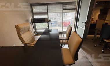 Oficina en Castelar Norte - 3 despachos - 2 salas de reunión -  2 Baños - Balcón -