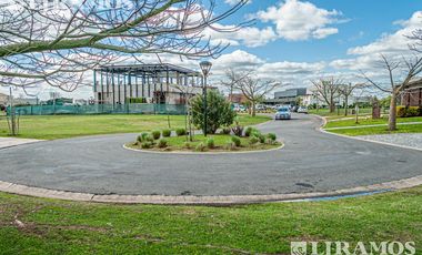 Casa en venta y alquiler anual sin muebles en Barrio Canton Norte PG