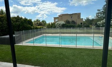 Casa en venta y alquiler anual sin muebles en Barrio Canton Norte PG