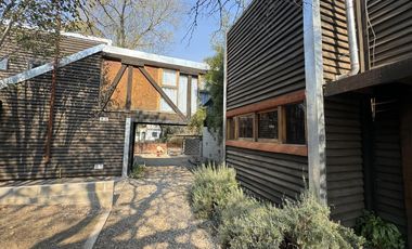 Complejo con bajada al rio en un lugar único de Villa los Aromos