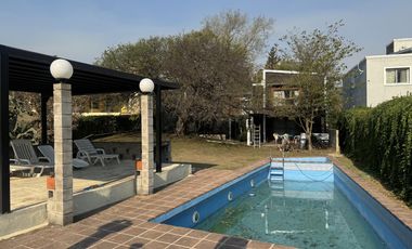 Complejo con bajada al rio en un lugar único de Villa los Aromos