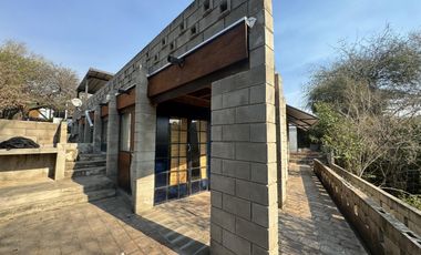 Complejo con bajada al rio en un lugar único de Villa los Aromos