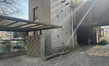 Complejo con bajada al rio en un lugar único de Villa los Aromos