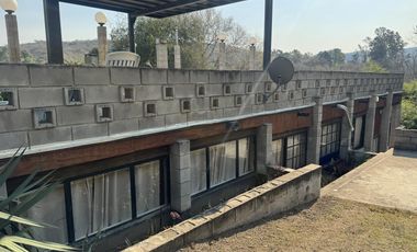 Complejo con bajada al rio en un lugar único de Villa los Aromos