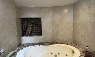 Casa en venta con buena ubicación