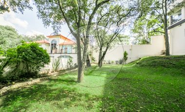 Exclusiva casa en Venta con acabados premium en Condado de Sayavedra