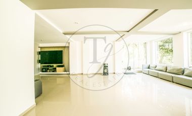 Exclusiva casa en Venta con acabados premium en Condado de Sayavedra