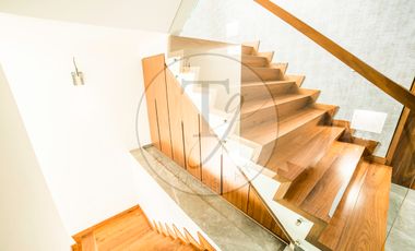 Exclusiva casa en Venta con acabados premium en Condado de Sayavedra