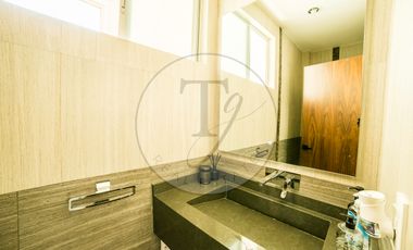 Exclusiva casa en Venta con acabados premium en Condado de Sayavedra