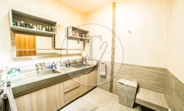 Exclusiva casa en Venta con acabados premium en Condado de Sayavedra