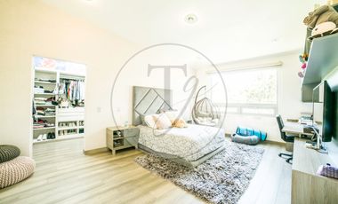 Exclusiva casa en Venta con acabados premium en Condado de Sayavedra