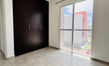 Renta departamento villas del refugio