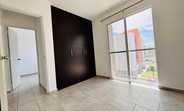 Renta departamento villas del refugio