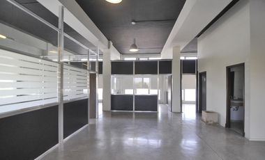 Oficinas en alquiler en Beccar - Centro Uruguay Norte -  6 cocheras